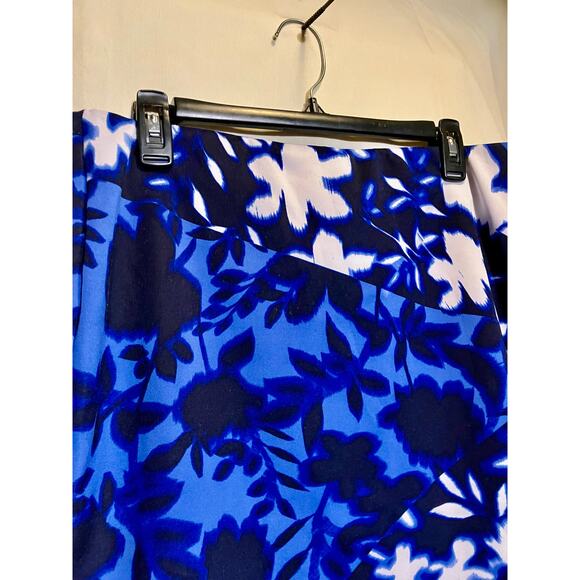 Relativity Skirt Woman’s Size Large. - Picture 5 of 7